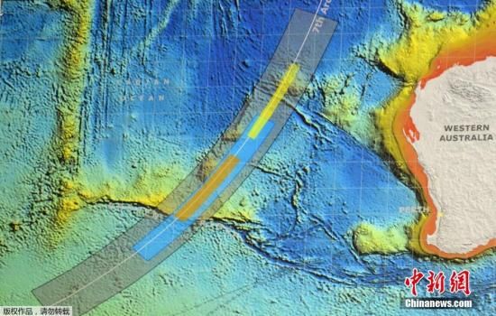   　　资料图：当地时间6月26日，澳大利亚联合调查中心公布MH370新搜寻区，橙色区域是优先级最高的搜寻区，蓝色区次之。