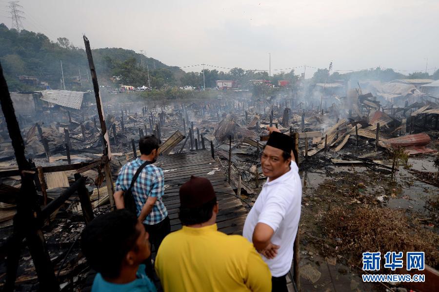 （国际）（1）马来西亚沙巴州水上木屋发生火灾