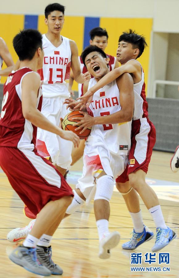 （体育）（1）篮球——亚洲U18青年篮球锦标赛：中国大胜马来西亚