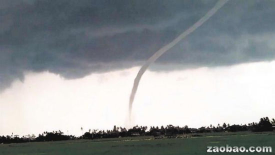 大马一州一月内四次遭遇龙卷风：午睡时屋顶被掀