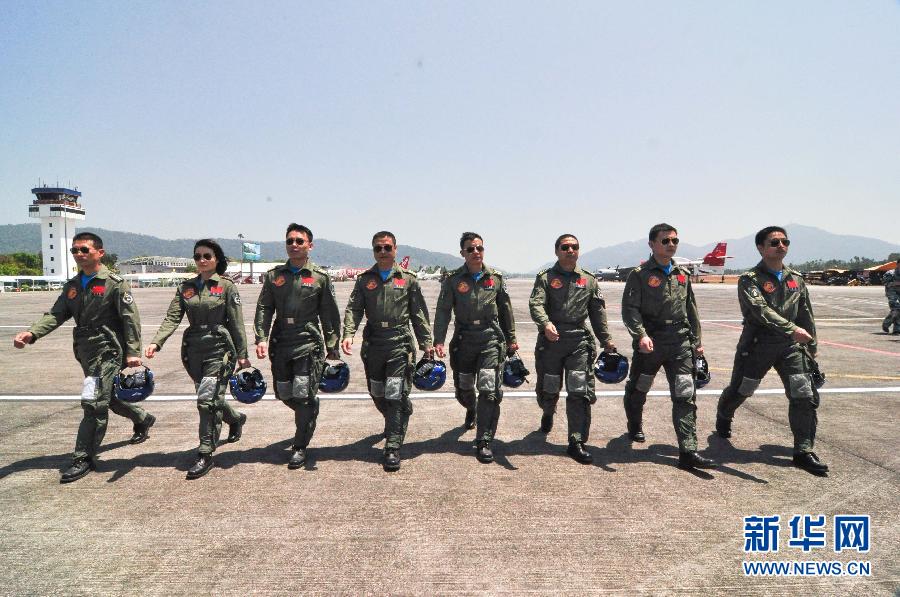 （国际）（1）中国空军八一飞行表演队在马来西亚进行飞行表演