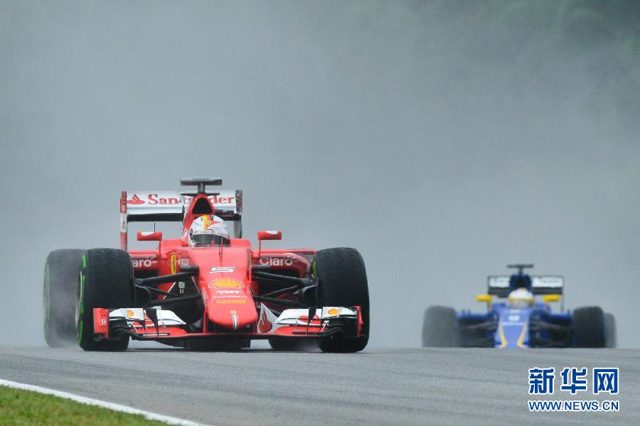 （体育）（8）赛车——汉密尔顿夺F1大奖赛马来西亚站杆位