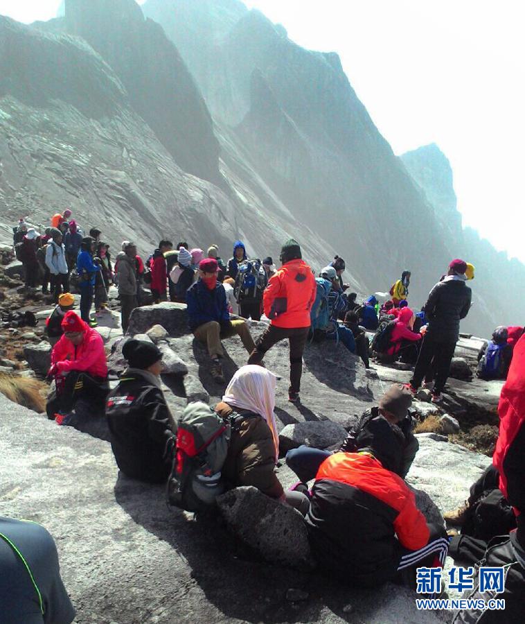 （国际）（2）马来西亚地震 百名登山者被困
