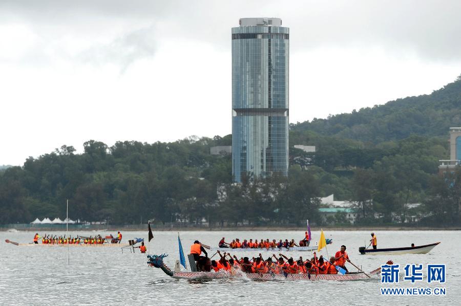 （体育）（3）马来西亚沙巴州举行国际龙舟赛