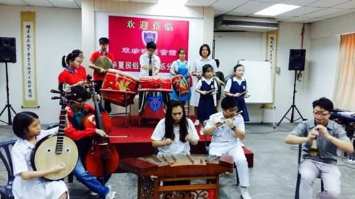 中国侨网笨珍潮州会馆将属下的华乐团转型，成立潮乐团，并欢迎各籍贯男女加入，一起发扬潮汕音乐。（马来西亚《星洲日报》）