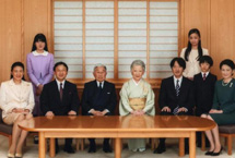 日本皇室发布2015新年全家福